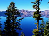 hiking on the rim of Crater Lake